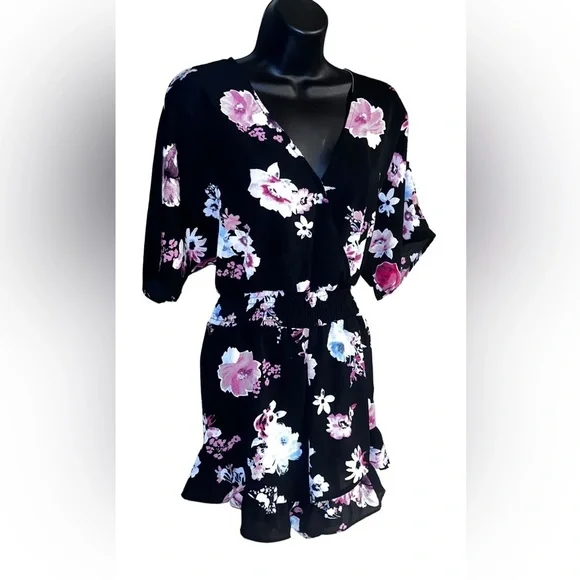 Liberty Love Women’s Shorts Romper size L - Picture 2 of 13